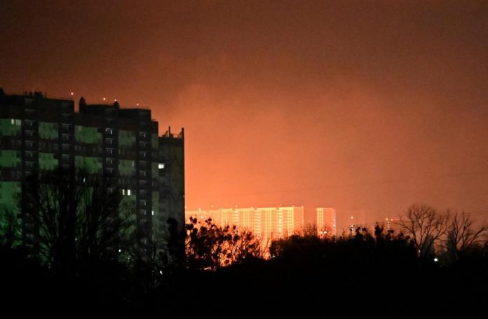 ucraina_attacco_kiev_1411_esplosione_afp