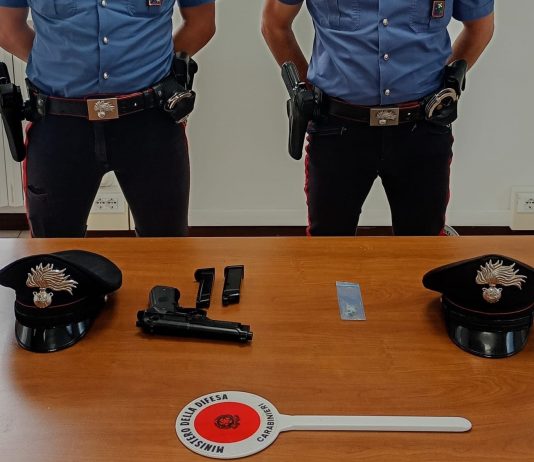 Controlli a Viadana, pistola a salve senza tappo rosso: denunce e sequestri