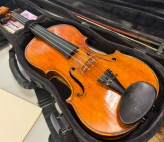 Mantova, viola da 150mila euro smarrita sul treno: Polizia la ritrova e la restituisce