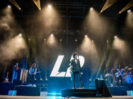 LP emoziona piazza Sordello: 3mila persone in coro sulle note di “Lost on you”