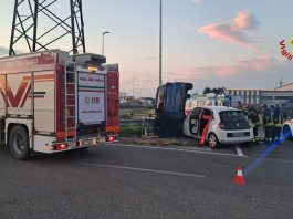 Mantova, scontro tra auto sulla Ostigliese: due donne incastrate tra le lamiere