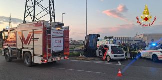 Mantova, scontro tra auto sulla Ostigliese: due donne incastrate tra le lamiere