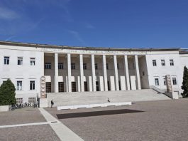 Crolla parte edificio Tribunale a Bolzano