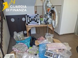 Trovati con 100 kg di droga tra hashish e marijuana, tre arresti nel catanese