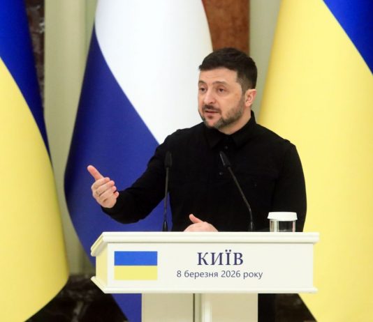 Ucraina, Zelensky”Giorni pieni di consultazioni,ascolto ciò che dicono le persone”