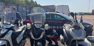 Scoperto traffico illecito di moto nei container a Roma, 3 fermi e 2 denunce
