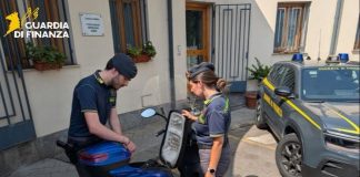 Scooter venduti come bici elettriche, maxi sequestro in tutta Italia