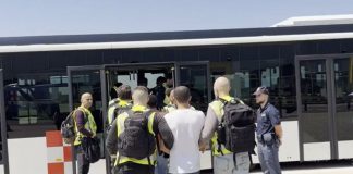 Contrasto all’immigrazione clandestina, espulsi 23 egiziani