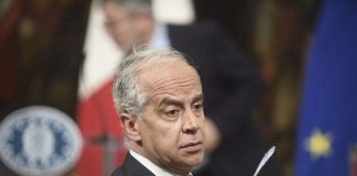 Crisi migranti Ceuta, l’Italia sospende l’accordo Schengen con la Spagna