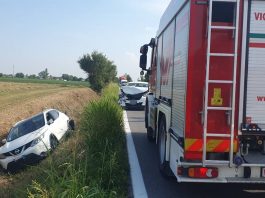 Asola, maxi tamponamento lungo via Brescia: un’auto finisce nel fosso
