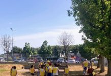 Castiglione, a scuola di ecologia: bambini centro estivo protagonisti raccolta rifiuti con volontari Legambiente