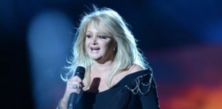Addio a Bonnie Tyler, la cantante di “Total Eclipse of the Heart” aveva 75 anni