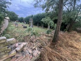 Temporale e vento a 120 Km/h sul Mantovano. Bozzolo devastata: crolla il muro del cimitero ebraico