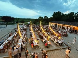 Torricella, in 600 alla festa a Corte Fabbrica. Trebbiatura d’epoca sotto la pioggia