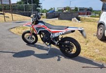 Castiglione, scontro tra auto e moto in una rotatoria: 16enne in ospedale