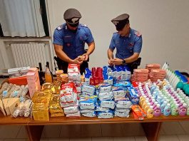 Viadana, spesa non pagata nell’auto: 40enne denunciato dai carabinieri per ricettazione