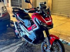 Revere, danneggia auto e moto durante la Fiera, poi si scaglia sui Cc. Arrestato