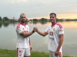 Il Mantova torna alle origini, la nuova maglia dice addio alla banda rossa