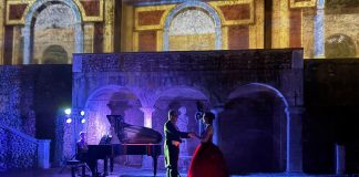Ninfeo in Musica incanta Volta Mantovana tra luci, voci e giardini storici