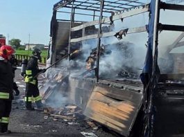 Tir in fiamme sulla A22 tra Pegognaga e Reggiolo. Code di 2 km