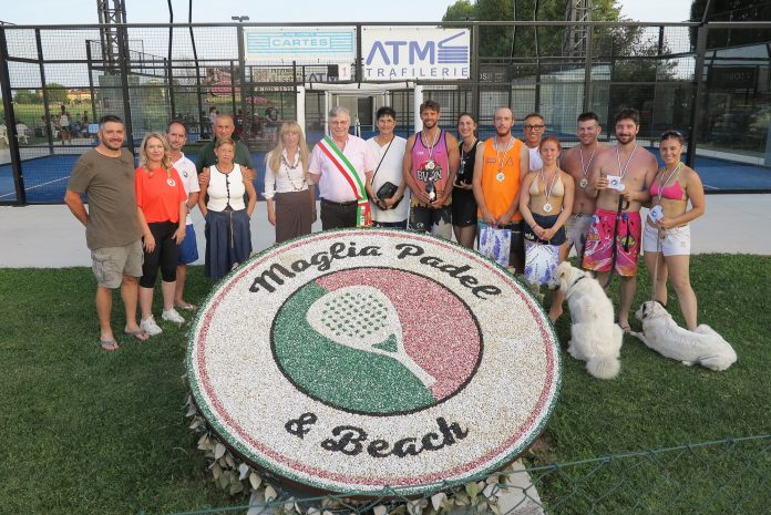 Vincitori ed autorita alla premiazione