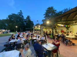 Suzzara, successo per la Pastasciutta Antifascista: oltre 150 persone ai Giardini Verona
