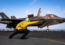Iran, nuova ondata di raid Usa: 7 morti. Pasdaran attaccano base americana in Siria e Kuwait – Diretta
