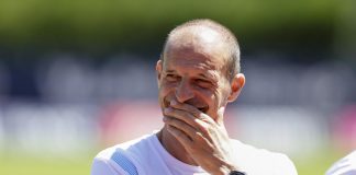 Napoli, “chi non salta juventino è”. E Allegri non salta