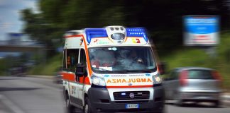 Belluno, cerca pezzi dello specchietto retrovisore in galleria: investito e ucciso 79enne