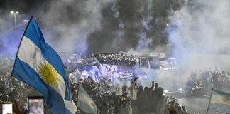 Mondiali, l’Argentina rientra a Buenos Aires senza festa e senza Messi dopo il ko in finale