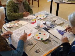 Suzzara, “La memoria del colore”: il live painting che porta l’arte nelle Rsa