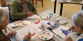 Suzzara, “La memoria del colore”: il live painting che porta l’arte nelle Rsa