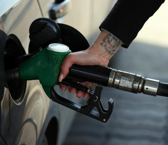 Ancora rialzi per i carburanti: il diesel self ‘balza’ oltre i 2 euro al litro