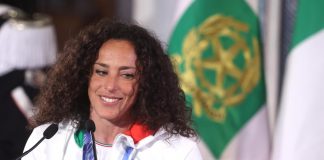 Brignone: “Sogno un figlio, dopo lo sci girerò il mondo in surf. Popolare come Sinner? Lui ha il jet, io prendo Ryanair”
