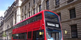 Gb, i celebri bus rossi ‘parlano’ cinese: svolta green a Londra con l’aiuto di Pechino