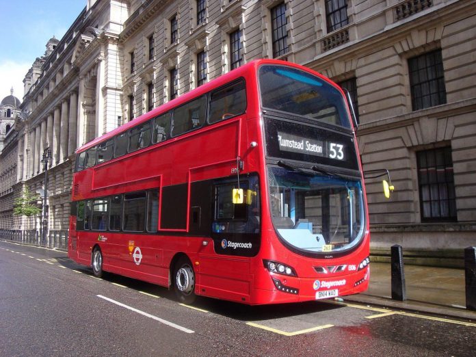bus_duepiani_londra_wikipedia_cc_by_sa