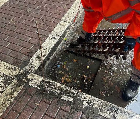 Roverbella, parte la pulizia di 800 caditoie: appello ai cittadini per agevolare gli interventi
