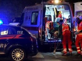 Si arrampica sul cancello e si ferisce per farla finita: salvato dai carabinieri