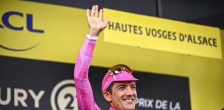 Tour de France, Carapaz vince la 18/a tappa e Pogacar sempre in maglia gialla