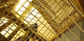 Rivolta nel carcere di Enna, oltre 100 detenuti occupano parte del vecchio padiglione