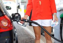 Caro carburanti, dallo stile di guida alle app per i prezzi più bassi: ecco 6 consigli ‘salva-pieno’
