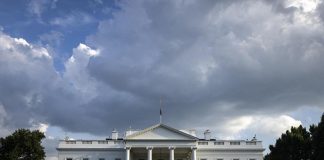 Dazi, Washington preme su Bruxelles: “Ridurre regole che ostacolano prodotti americani”