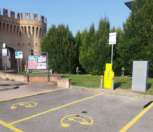A Rivarolo Mantovano installate due colonnine per la ricarica dei veicoli elettrici