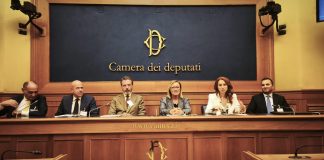 Piatti pronti, carni lavorate, bevande zuccherate e snack confezionati; alert gastroenterologi sui cibi-ultraprocessati e i loro rischi