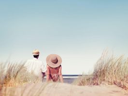 “Sole non causa melanoma”, bufera su nutrizionista-oncologa Rasio. Dermatologi: “Mistificazione e follia”