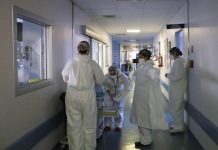 Covid, reintegro medici no vax radiati. Burioni e Bassetti: “Vergogna”