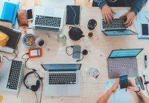 Ai riduce il burnout ma rischia di ampliare il deficit di connessione umana sul lavoro