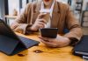 Donna più multitasking dell’uomo? La scienza smonta lo stereotipo: c’è una sola differenza