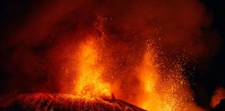 Etna, aeroporto Catania ancora chiuso: stop voli fino alle 14
