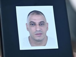 Caso Fakir, al Tg1 immagini body cam poliziotti. Legale agenti: “Contatto con altre persone”